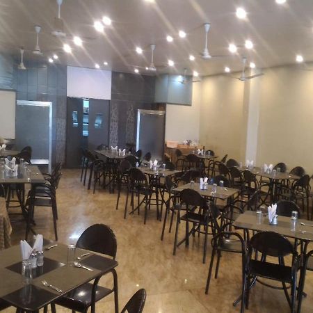 Hotel Adarsha Palace Belgaum Kültér fotó